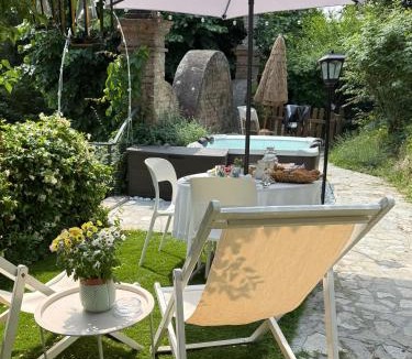 Canelli Bed & Breakfast | Io&Te Suite con Jacuzzi Privata a Villa Monteriolo