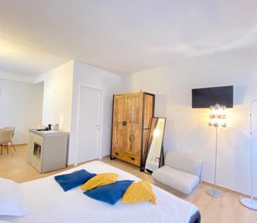 Carciano Apartment | Isola Bella Studios