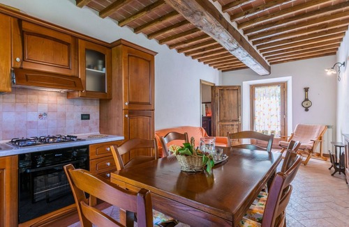 Castelnuovo di Val di Cecina Apartment | Beautiful apartment for 8 people with pool, WIFI, TV, patio and pets allowed