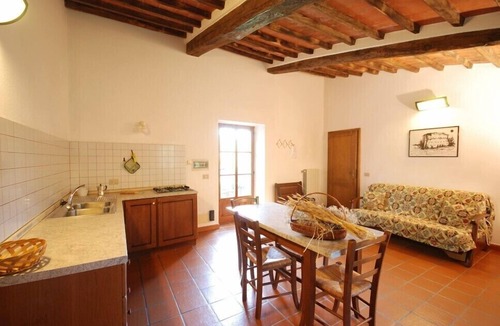 Castelnuovo di Val di Cecina House | house for numerous families and groups of friends. Pets welcome