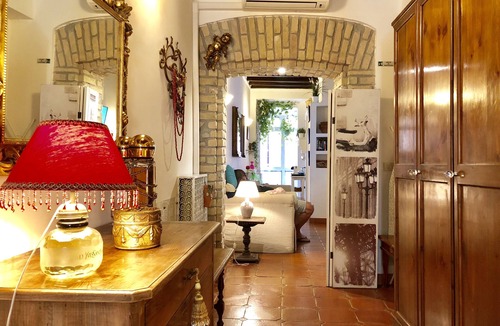 Rione II Trevi Apartment | It is a gem and it will be your NEST OF LOVE few METERS from TREVI FOUNTAIN