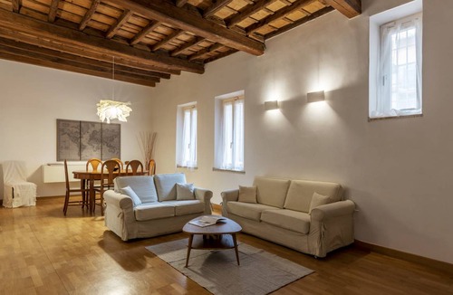 Rione VIII Sant'Eustachio Apartment | Pantheon Luxury Apartment