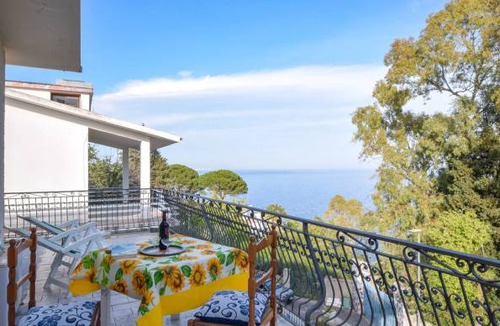 Santa Maria del Mare Torrazzo House | 4 bedroom accommodation in Stalettì
