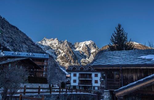 Dolonne Apartment | JOIVY Family Apartment, near Ski Lifts, in Courmayeur