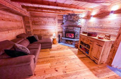 Magneaz-Palouettaz Apartment | JOIVY Modern family chalet with stunning mountain views
