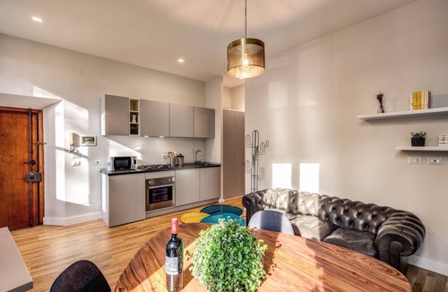 Rione VII Regola Apartment | Just renovated with river view 2bedroom apartment in the heart of historic center.