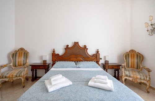 Palese Bed & Breakfast | King Deluxe Room with Shared Terrace, Wi-Fi and Air Conditioning