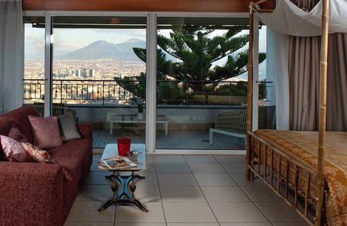 Arenella Apartment | King Suite with Panoramic Jacuzzi, Terrace, Kitchen, and 2 Bedrooms