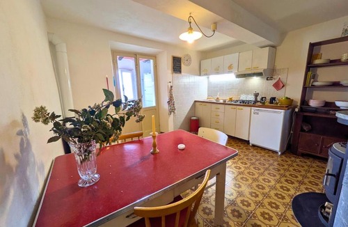 Sasso Pisano Apartment | L'Arco di Bruna - Apartment with View and Garden