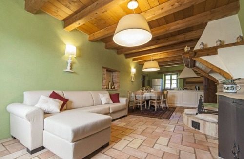 Ripe Apartment | L'Olivo, app in a typical villa with swimming pool 7 km from the sea, Senigallia, Marche