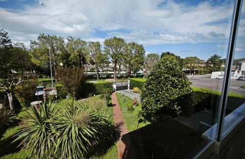 Marcelli Hotel | L20/A La Camera nel verde