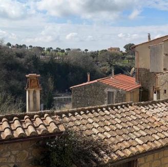Ischia di Castro Apartment | La Casa Borgo Ischia di Castro