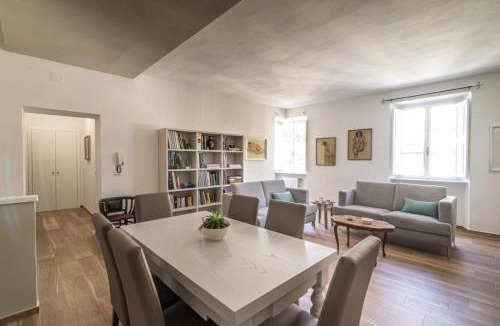 Stia Apartment | La casa del pittore Squillantini suite