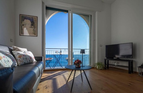 Voltri Apartment | La Casa di Martina, amazing seaview