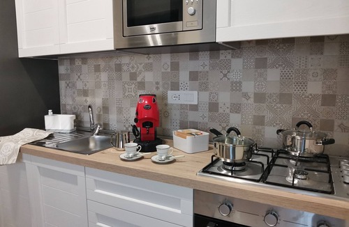 Crotone Apartment | La Casa di Nonna Pina, Accogliente Appartamento Vicinissimo al Mare