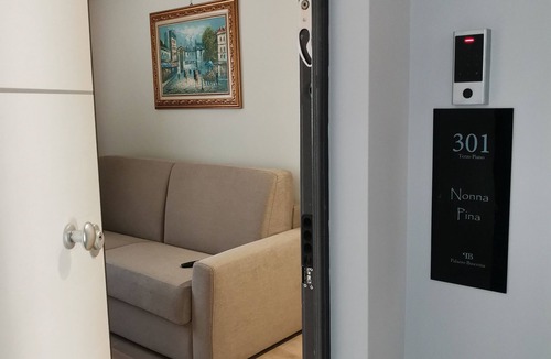 Crotone Apartment | La Casa di Nonna Pina, Accogliente Appartamento Vicinissimo al Mare