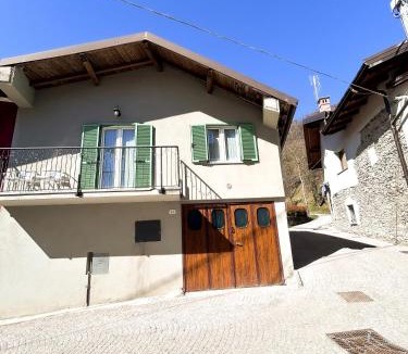 Roccasparvera House | La casa di Prit