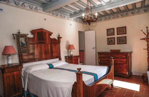 Fabriano Villa | La Casa in Collamato Villa for 9 Park in the hill