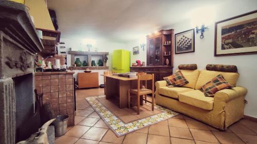 San Gregorio da Sassola Apartment | La casa nel Borgo