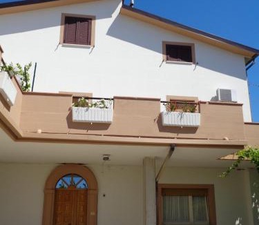 Frisa House | La Casa sul Colle