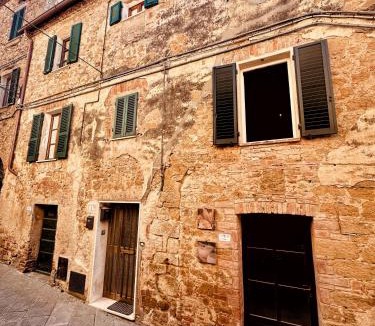 Castelmuzio Apartment | La Casina Room