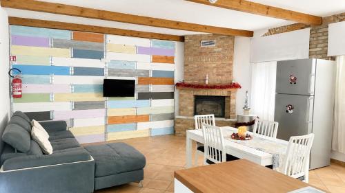 Valdamonte Apartment | La corte di Betty - dimora in pietra con camino
