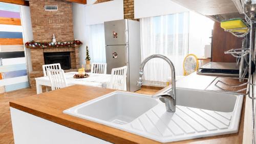 Valdamonte Apartment | La corte di Betty - dimora in pietra con camino