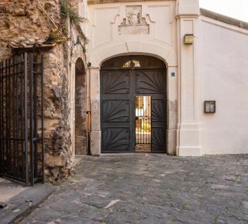 Rione Duomo Apartment | La corte di San Pietro
