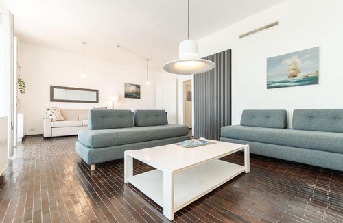 Arenzano Apartment | "La Finestra Sul Blu" giardino sul mare e posto auto