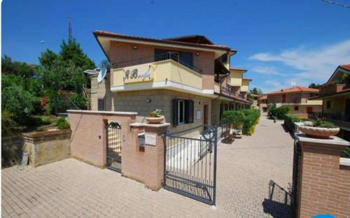 Tortoreto Lido Apartment | La FINESTRA SUL MARE il Borgo