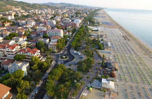 Tortoreto Lido Apartment | La FINESTRA SUL MARE il Borgo