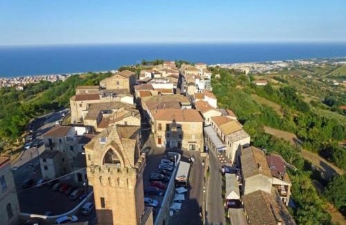 Tortoreto Lido Apartment | La FINESTRA SUL MARE il Borgo