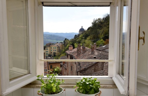 Todi Apartment | La Gardenia - Historic Artist’s Home with Stunning Views