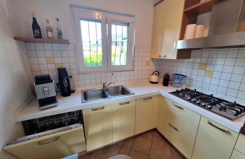 Maccagno House | La Tramontana, detached vacation home with beautiful garden close to the lake