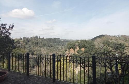 Gallese Apartment | La loggia del pappagallo