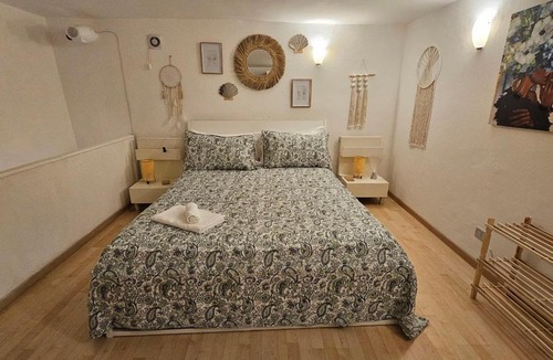 Rione Duomo Apartment | La Maison Bouganville