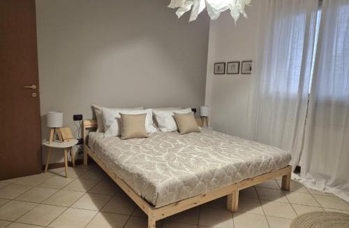 Trecate Apartment | La Meridiana 12