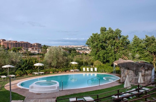 Ferro di Cavallo Hotel | La Meridiana Bleisure Hotel