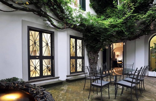 Trastevere Apartment | La Palazzina Santa Dorotea, Splendid Rome Townhouse with Courtyard Garden