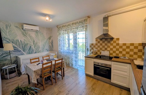 Porto Recanati Apartment | La Palma: 2 bikes just steps from the sea, hydromassage shower, air condition
