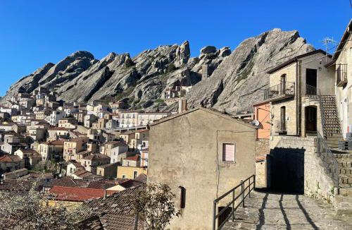 Pietrapertosa Apartment | La Pietra Gialla