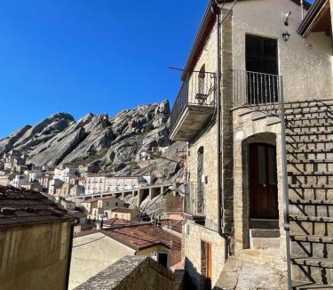 Pietrapertosa Apartment | La Pietra Gialla
