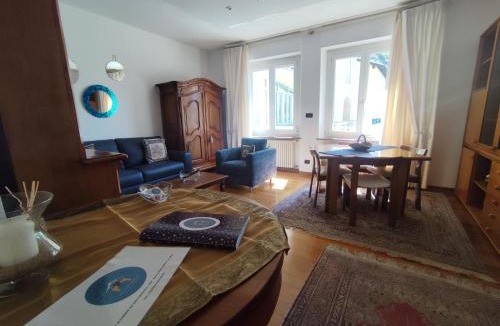 Pont-Saint-Martin Apartment | La place du Coeur