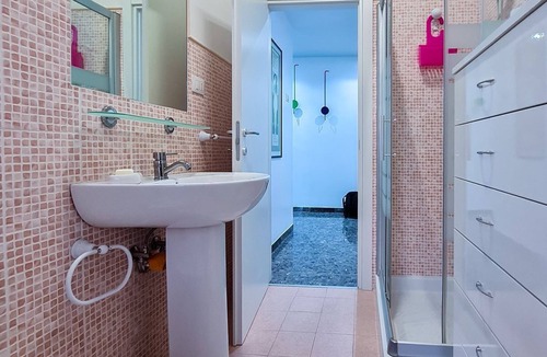 Porto San Giorgio Apartment | La Roscia house with personality 80 mt from the beach.