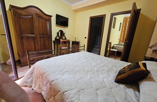 Senerchia House | LA ROVERELLA FARMHOUSE ROOM 1