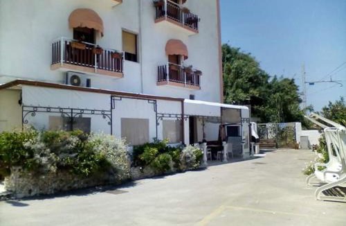 Rodi Garganico Hotel | La Scogliera Bed & Breakfast