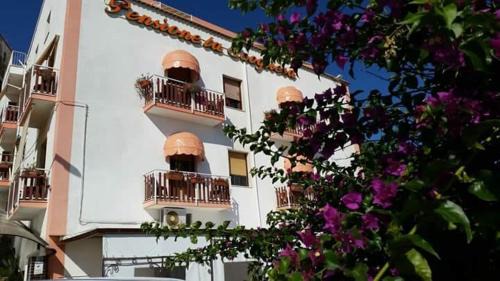 Rodi Garganico Hotel | La Scogliera Bed & Breakfast