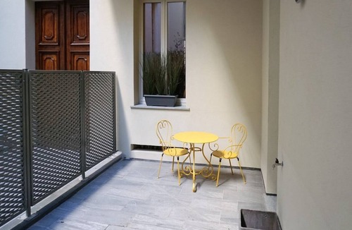 Roman Quarter Apartment | La Soglia Silenziosa