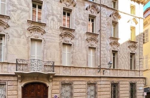 Roman Quarter Apartment | La Soglia Silenziosa
