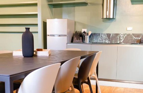 Roman Quarter Apartment | La sosta verde by HAPPYHOSTORINO